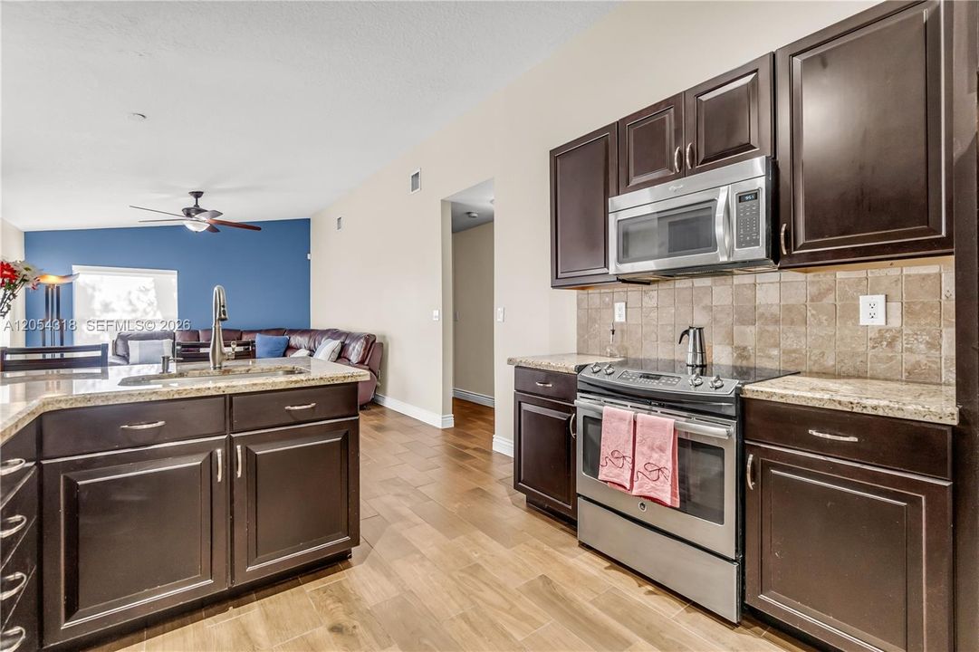 For Sale: $735,000 (3 beds, 2 baths, 1753 Square Feet)