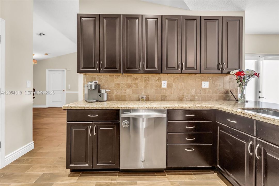 For Sale: $735,000 (3 beds, 2 baths, 1753 Square Feet)