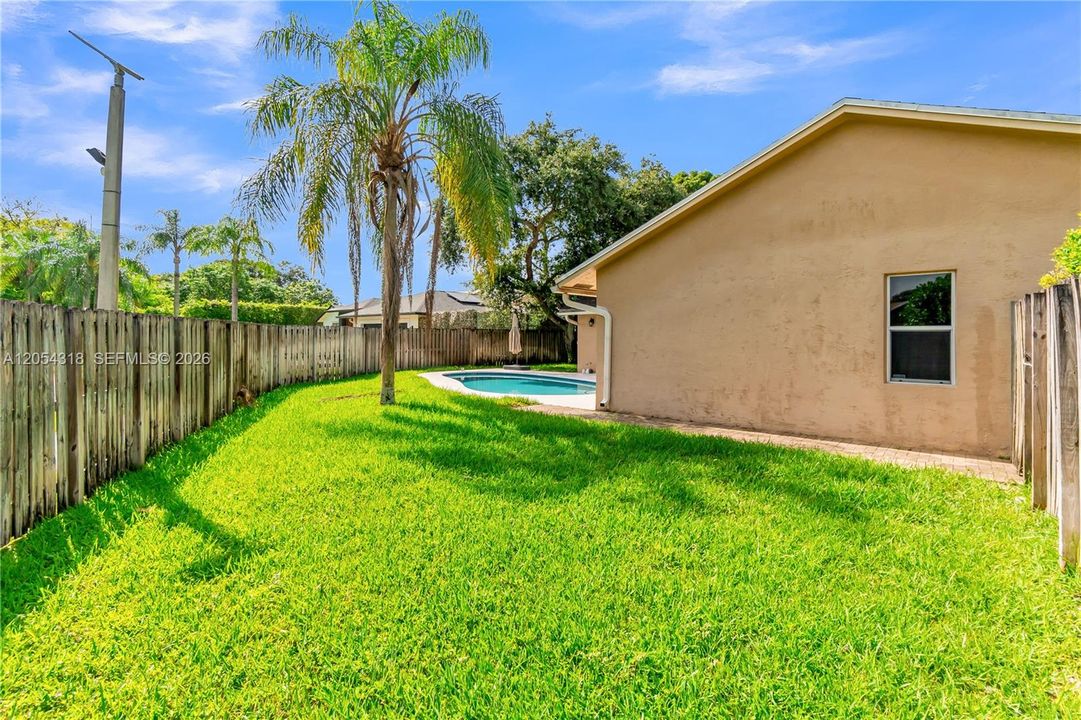 For Sale: $735,000 (3 beds, 2 baths, 1753 Square Feet)