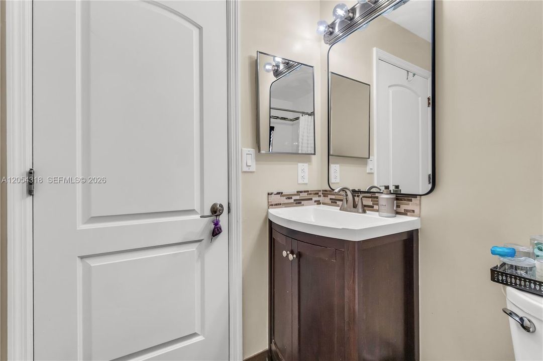 For Sale: $735,000 (3 beds, 2 baths, 1753 Square Feet)