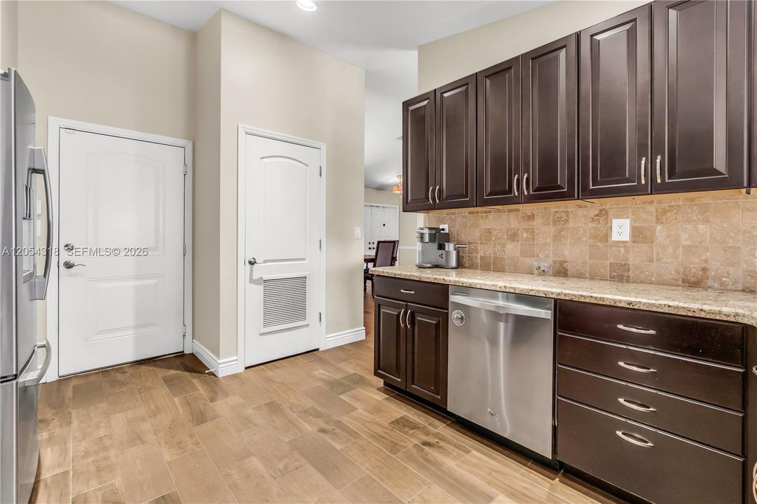 For Sale: $735,000 (3 beds, 2 baths, 1753 Square Feet)