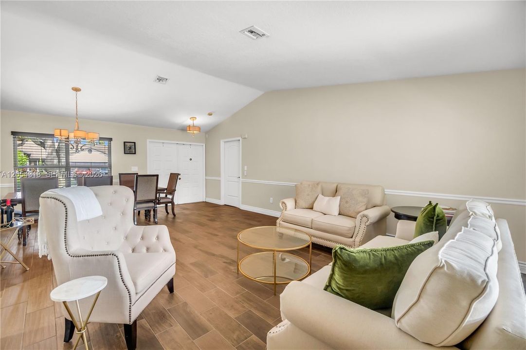 For Sale: $735,000 (3 beds, 2 baths, 1753 Square Feet)