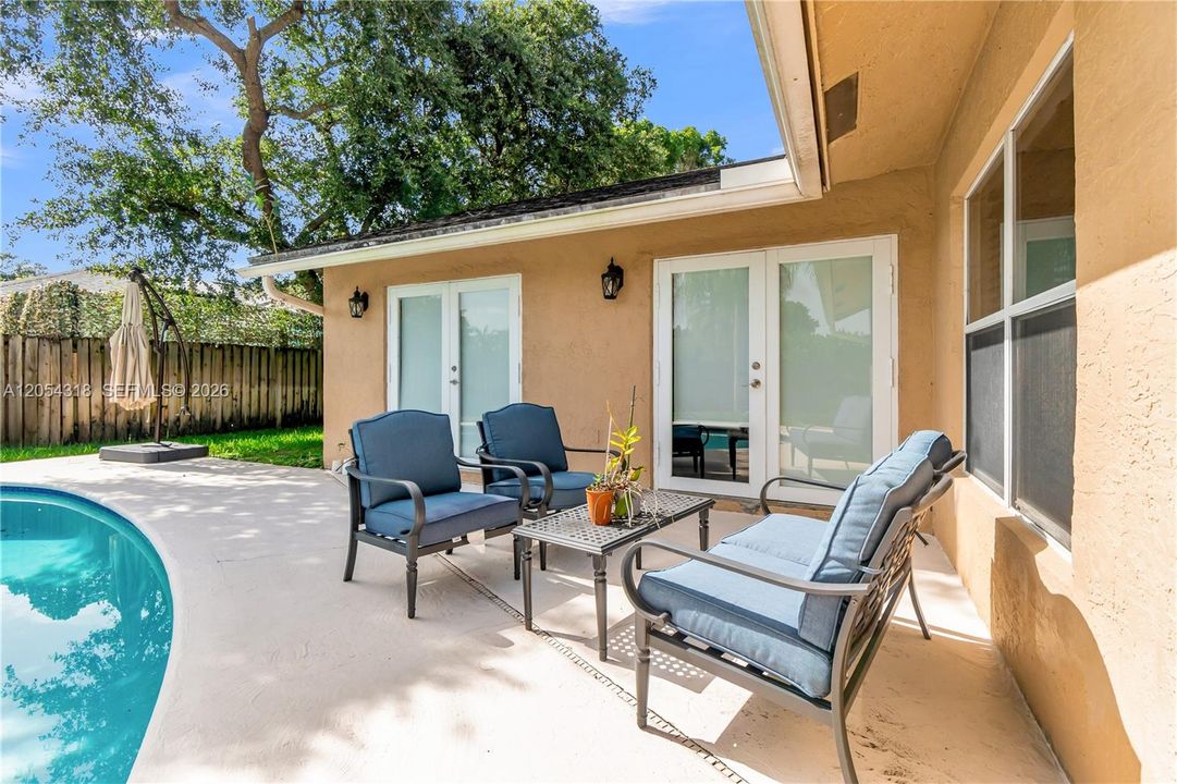 For Sale: $735,000 (3 beds, 2 baths, 1753 Square Feet)