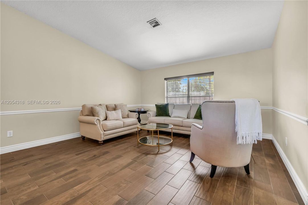 For Sale: $735,000 (3 beds, 2 baths, 1753 Square Feet)