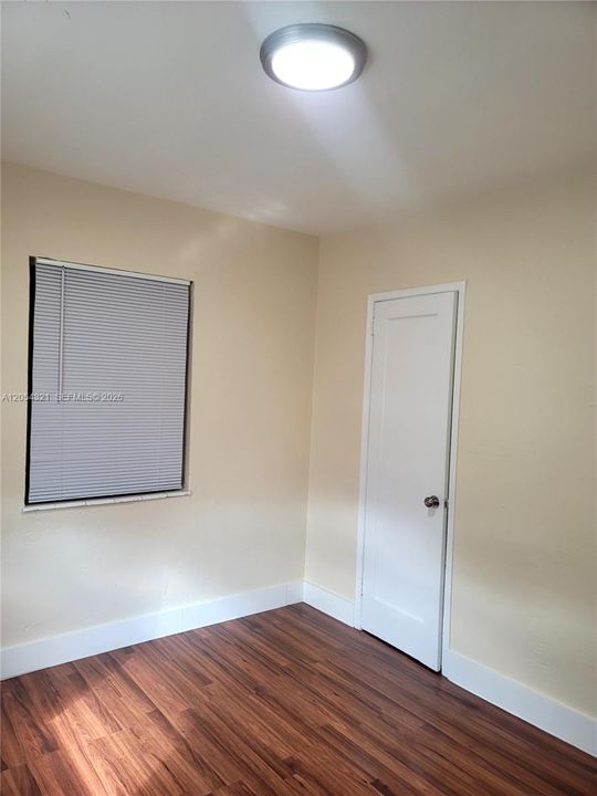 For Rent: $2,500 (3 beds, 1 baths, 1299 Square Feet)