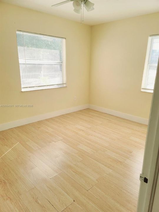 For Rent: $2,500 (3 beds, 1 baths, 1299 Square Feet)