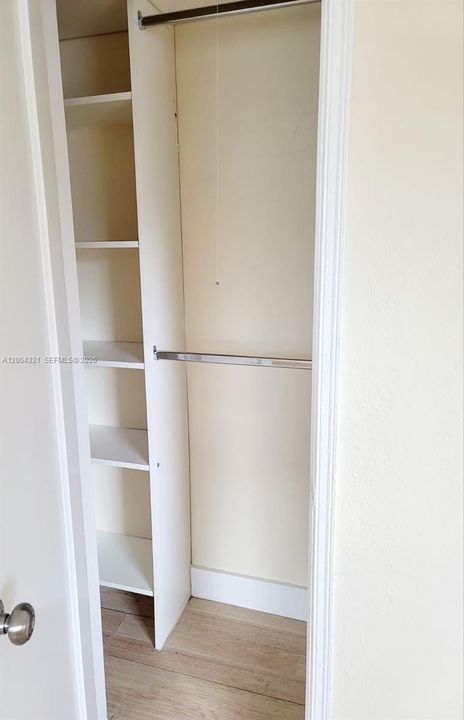 For Rent: $2,500 (3 beds, 1 baths, 1299 Square Feet)