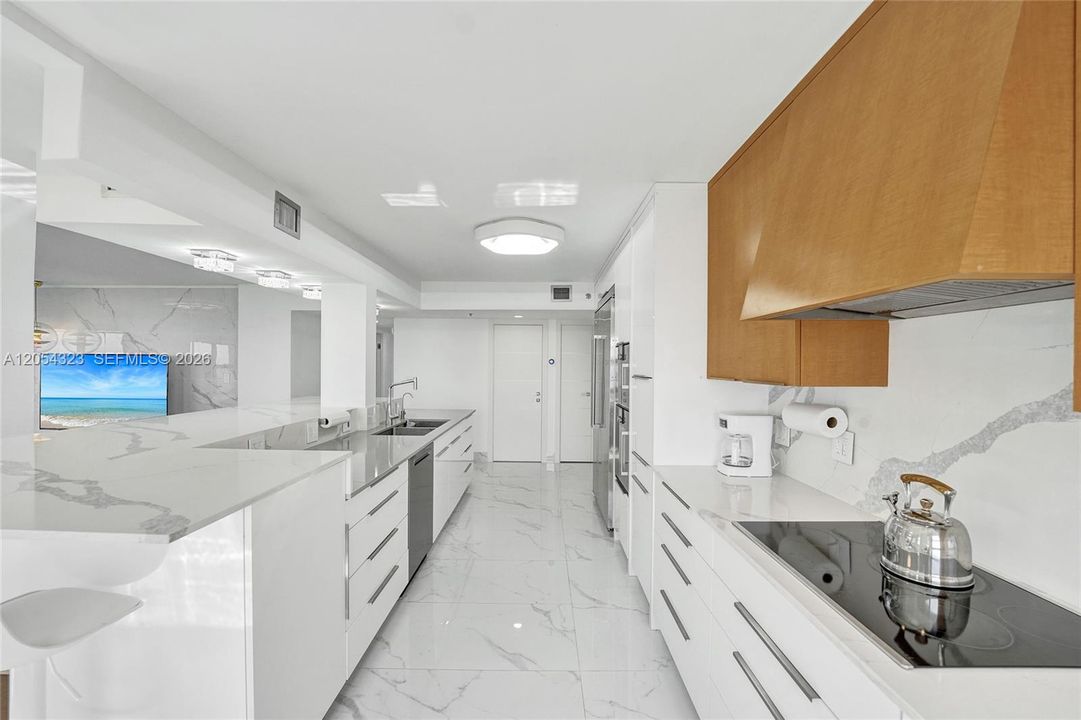 В аренду: $7,500 (3 спален, 2 ванн, 1990 Квадратных фут)