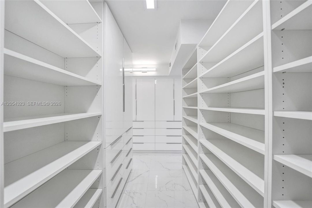 В аренду: $7,500 (3 спален, 2 ванн, 1990 Квадратных фут)