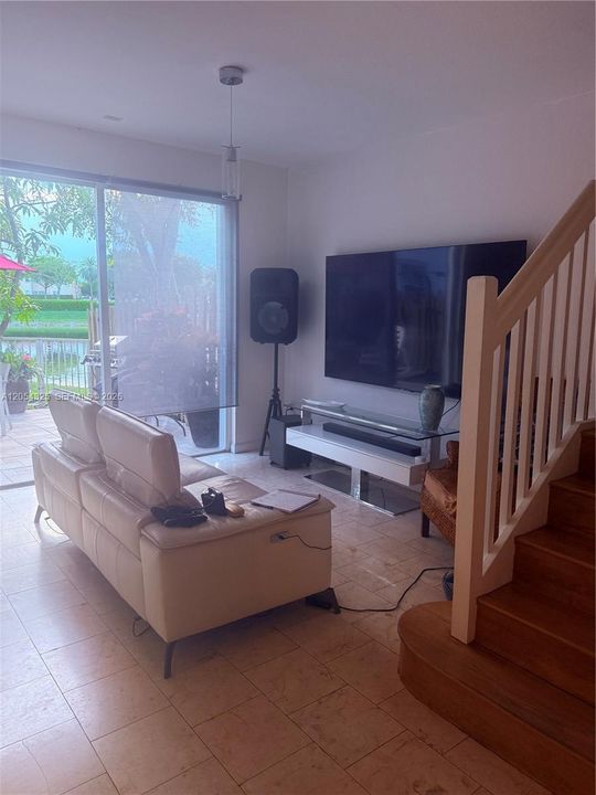 For Sale: $679,900 (3 beds, 2 baths, 1531 Square Feet)