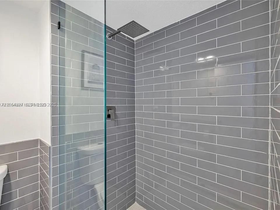 В аренду: $2,100 (2 спален, 2 ванн, 990 Квадратных фут)
