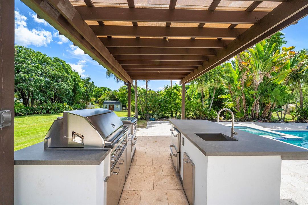 Patio - Summer Kitchen
