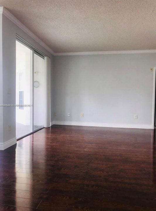 В аренду: $3,500 (3 спален, 2 ванн, 1320 Квадратных фут)