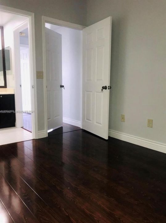 В аренду: $3,500 (3 спален, 2 ванн, 1320 Квадратных фут)