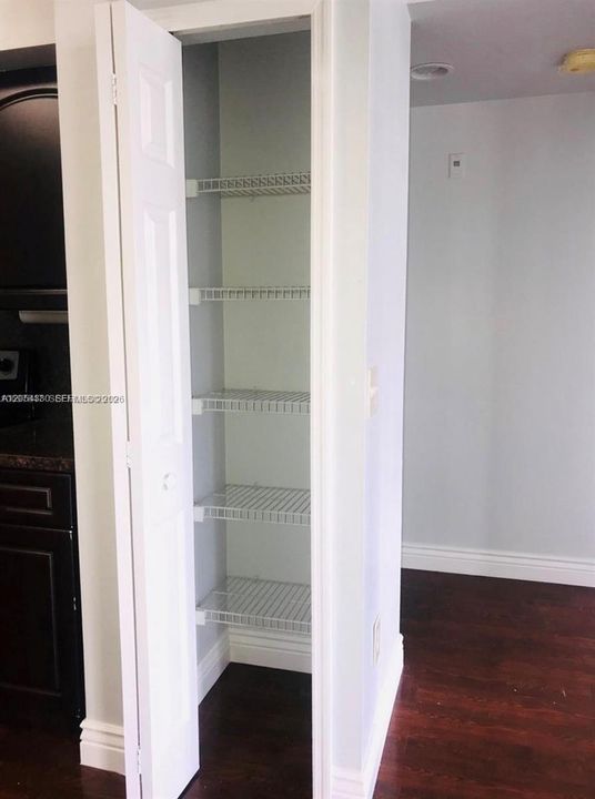 В аренду: $3,500 (3 спален, 2 ванн, 1320 Квадратных фут)