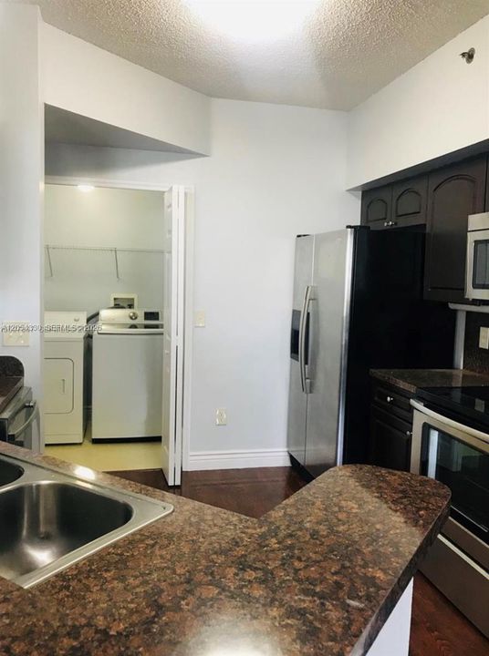 В аренду: $3,500 (3 спален, 2 ванн, 1320 Квадратных фут)