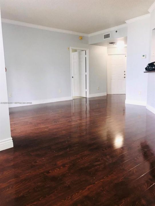 В аренду: $3,500 (3 спален, 2 ванн, 1320 Квадратных фут)