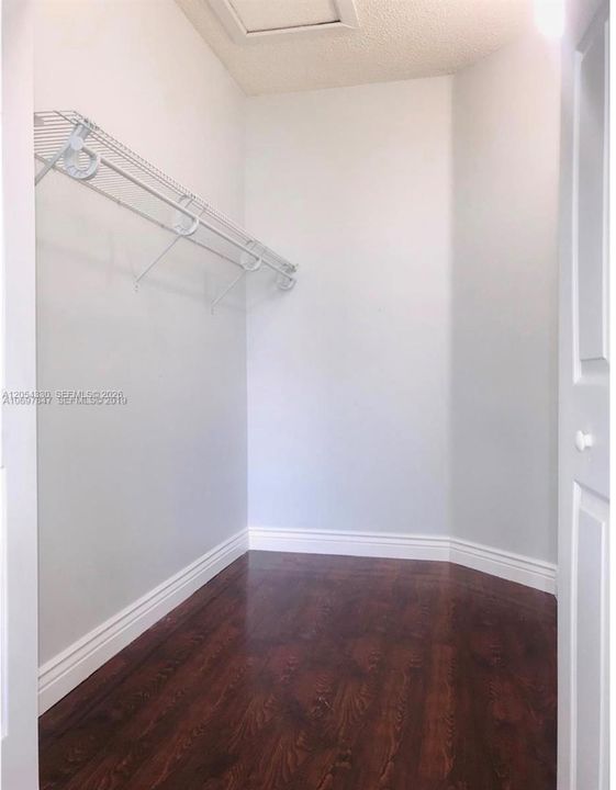 В аренду: $3,500 (3 спален, 2 ванн, 1320 Квадратных фут)