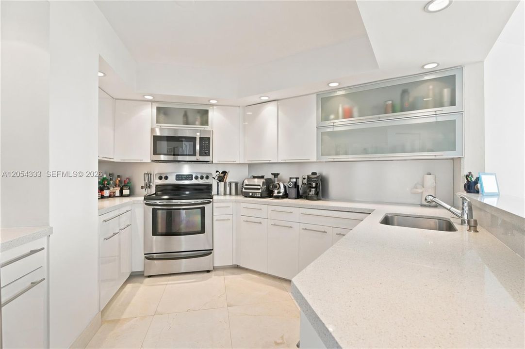 В аренду: $5,250 (2 спален, 2 ванн, 1270 Квадратных фут)