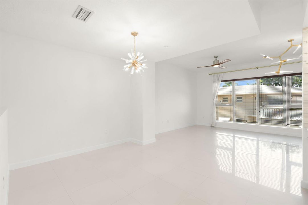 22-web-or-mls-622 NE 10th Ave Fort Laude