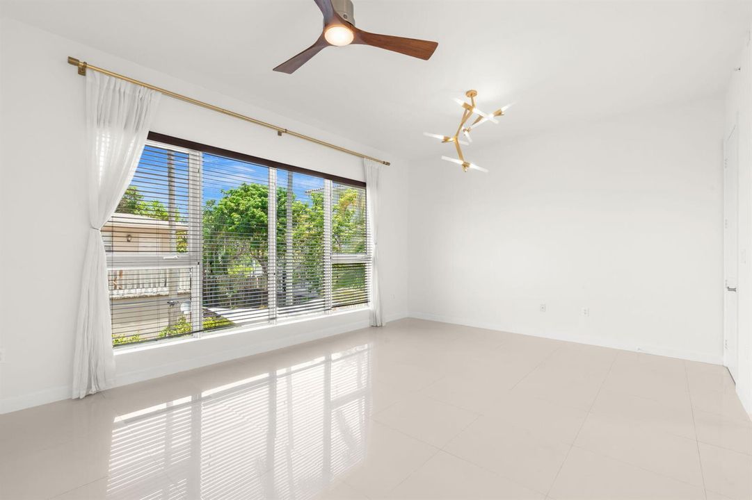 24-web-or-mls-622 NE 10th Ave Fort Laude