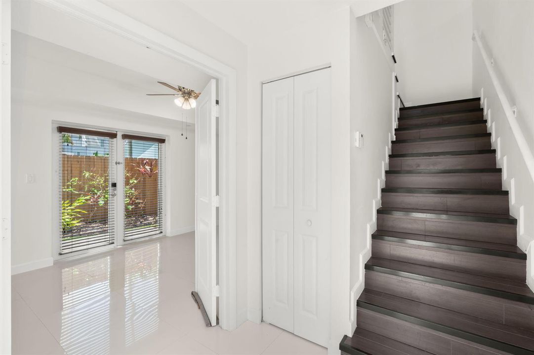 8-web-or-mls-622 NE 10th Ave Fort Lauder