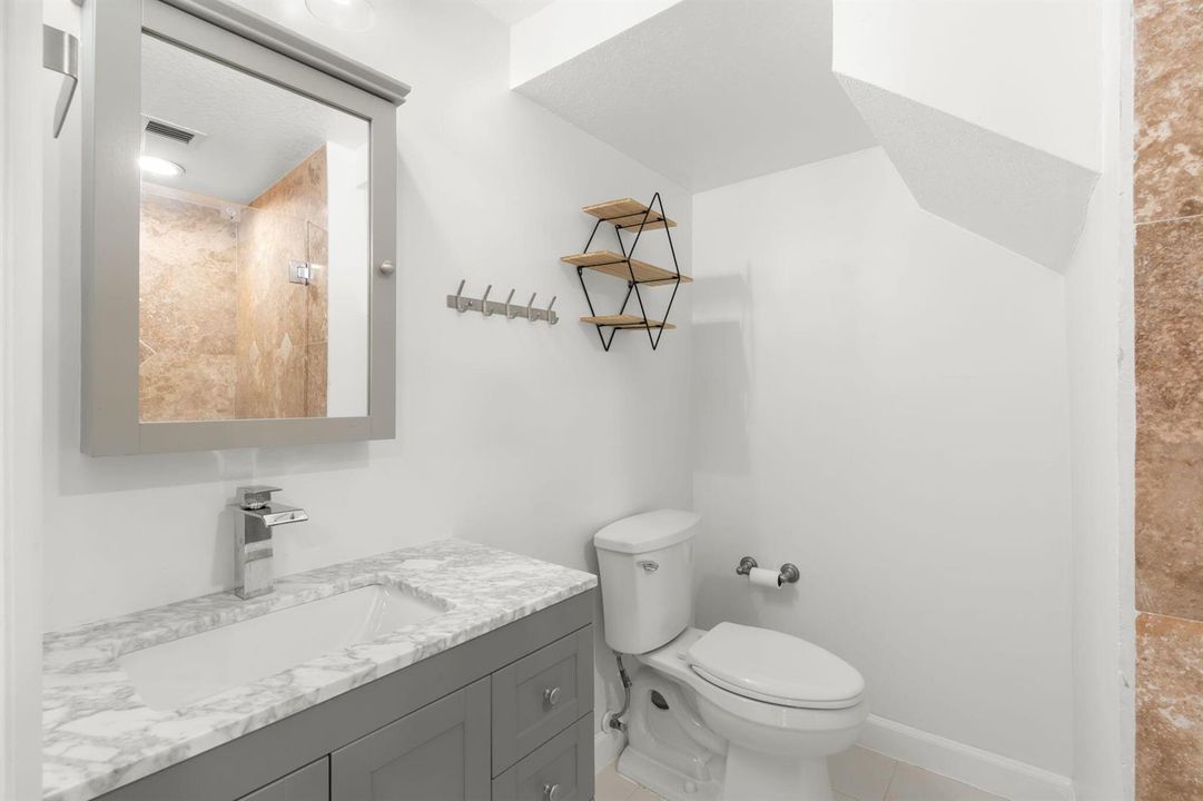 12-web-or-mls-622 NE 10th Ave Fort Laude