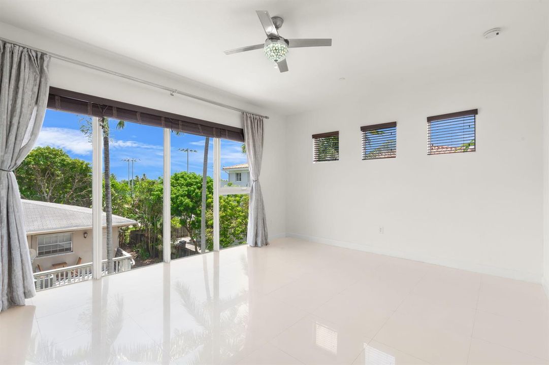 29-web-or-mls-622 NE 10th Ave Fort Laude