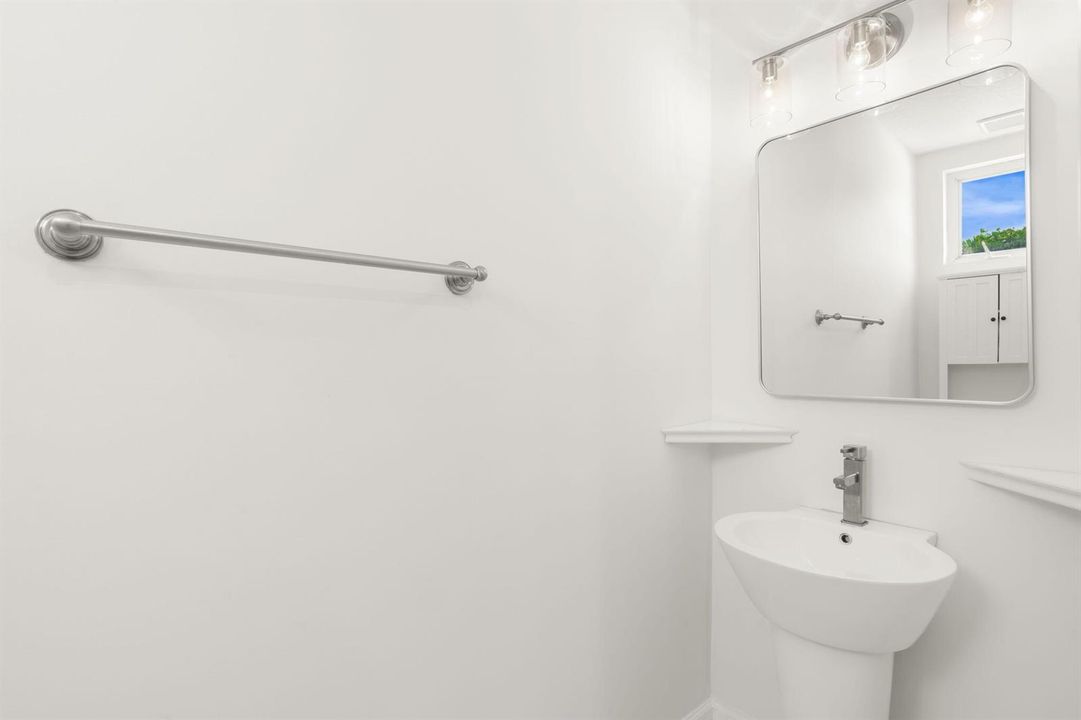 15-web-or-mls-622 NE 10th Ave Fort Laude