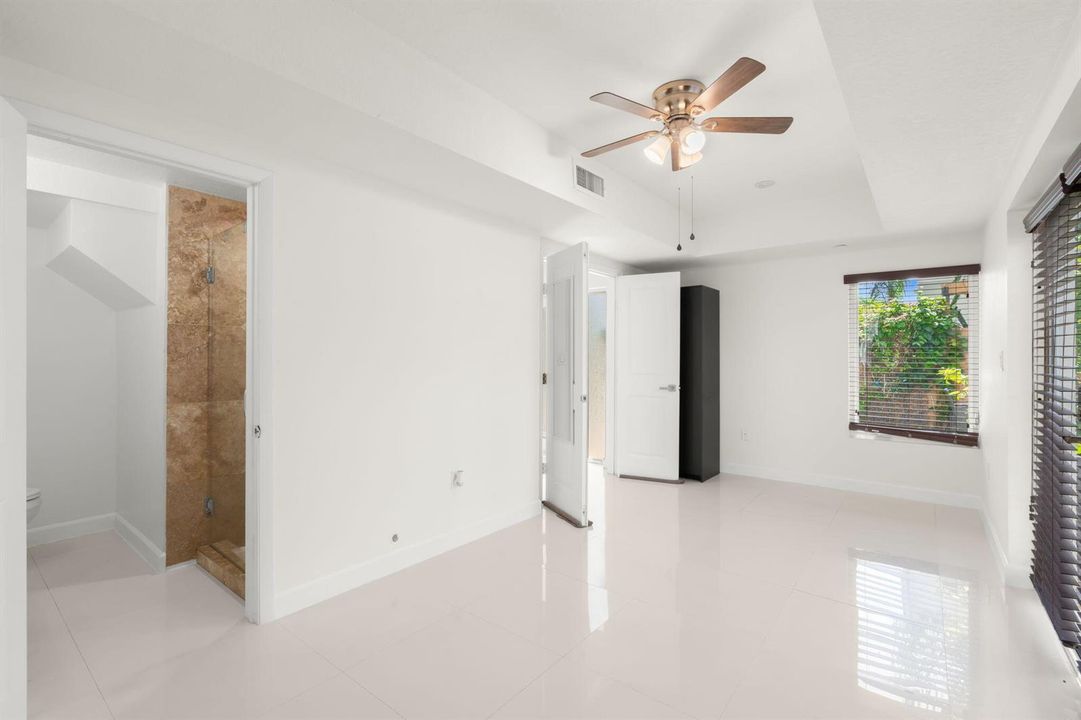 10-web-or-mls-622 NE 10th Ave Fort Laude