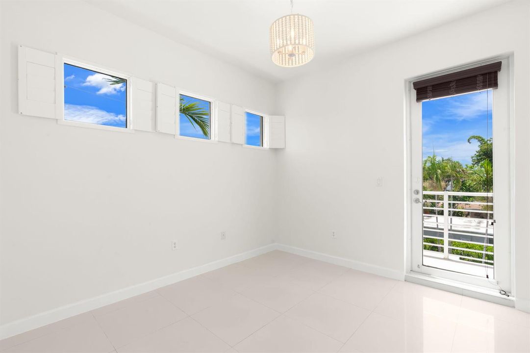 34-web-or-mls-622 NE 10th Ave Fort Laude