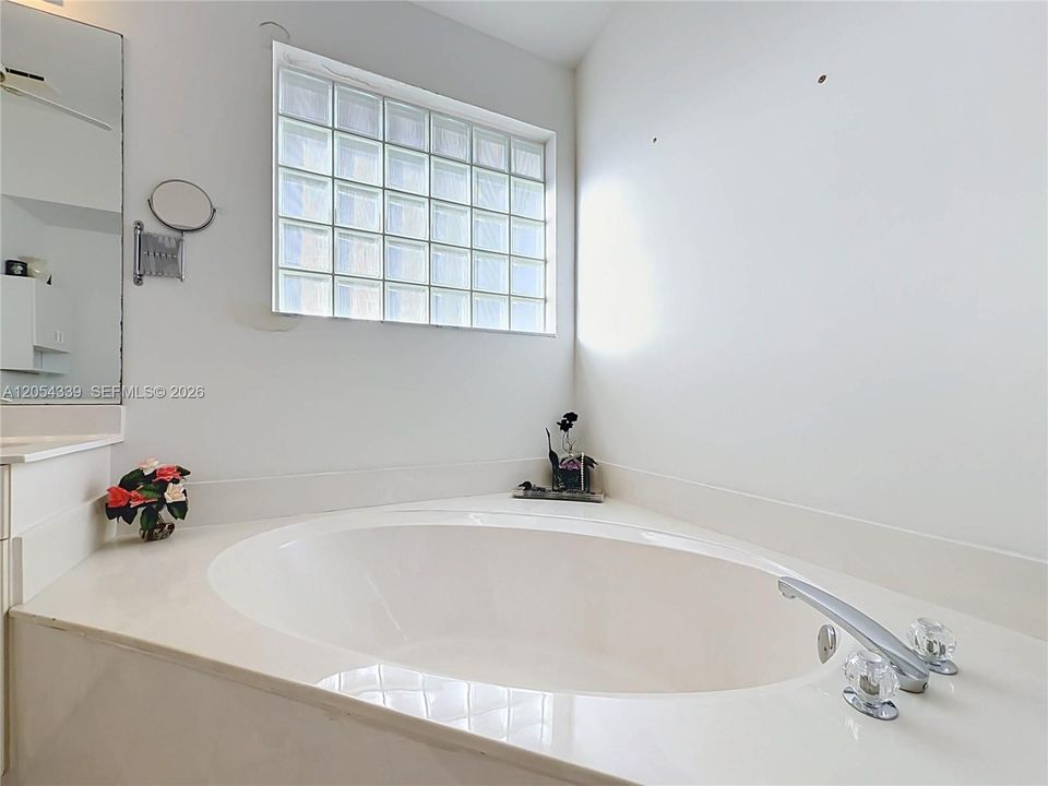 For Sale: $398,900 (3 beds, 2 baths, 2144 Square Feet)