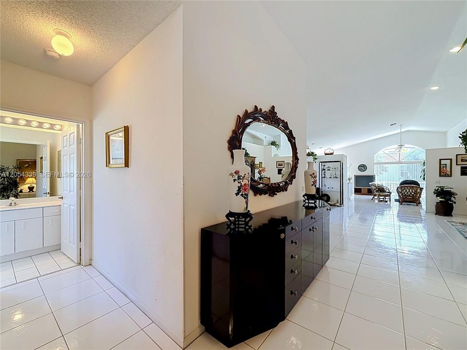 For Sale: $398,900 (3 beds, 2 baths, 2144 Square Feet)
