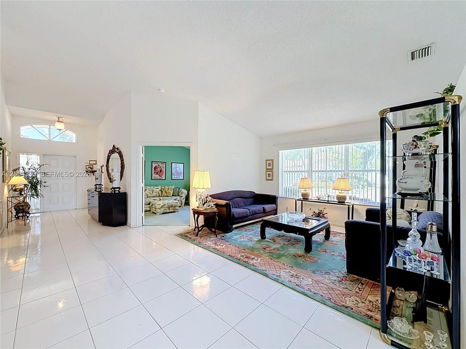 For Sale: $398,900 (3 beds, 2 baths, 2144 Square Feet)