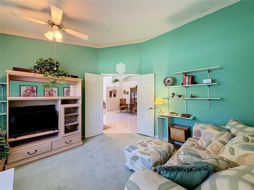 For Sale: $398,900 (3 beds, 2 baths, 2144 Square Feet)