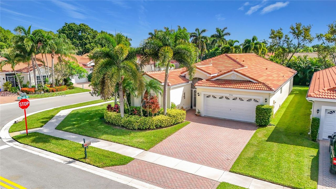 For Sale: $398,900 (3 beds, 2 baths, 2144 Square Feet)