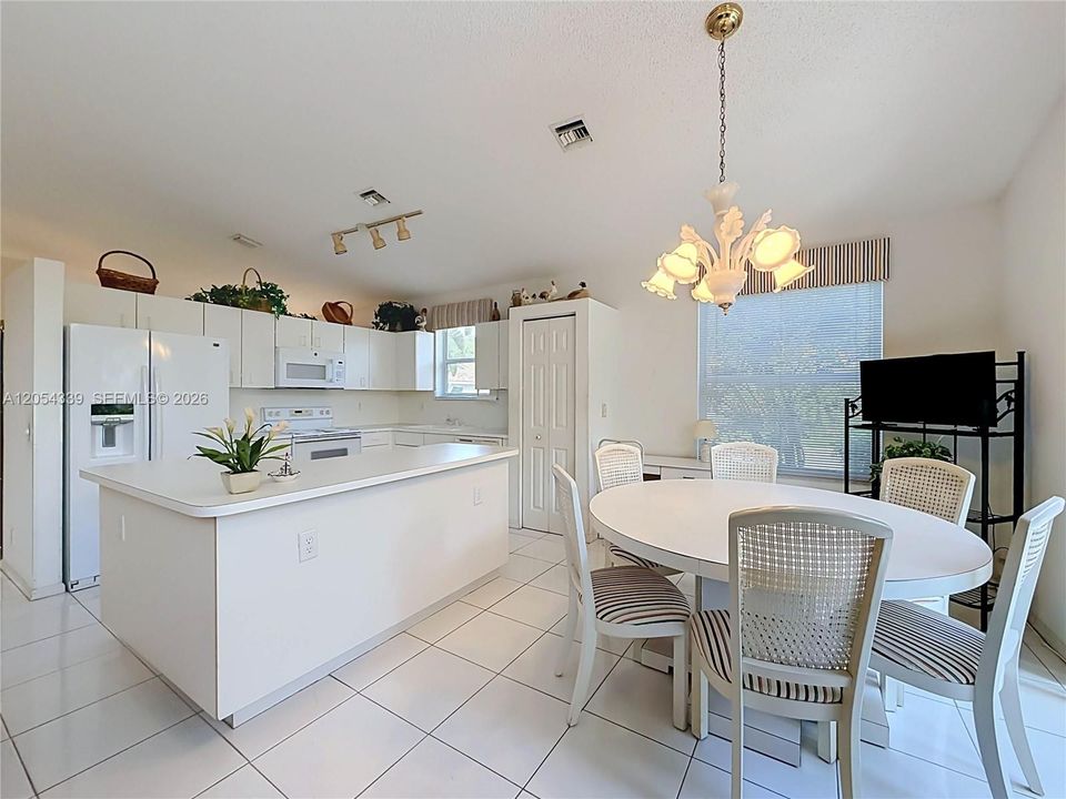 For Sale: $398,900 (3 beds, 2 baths, 2144 Square Feet)