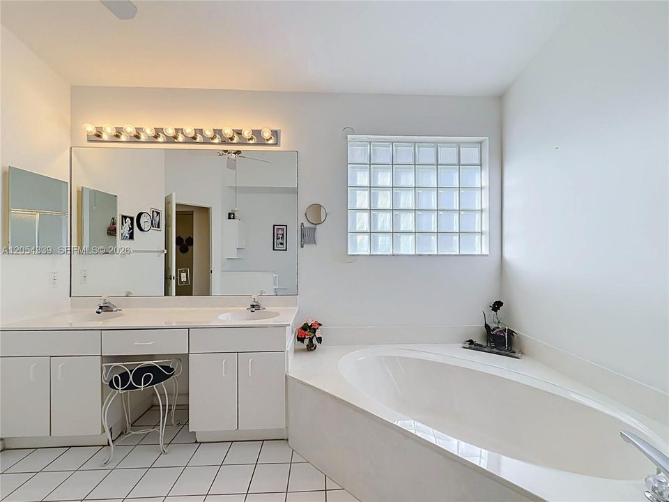 For Sale: $398,900 (3 beds, 2 baths, 2144 Square Feet)