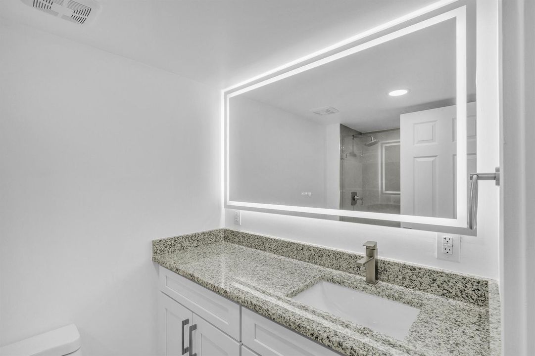 8 Primary Bathroom+Closet (2)