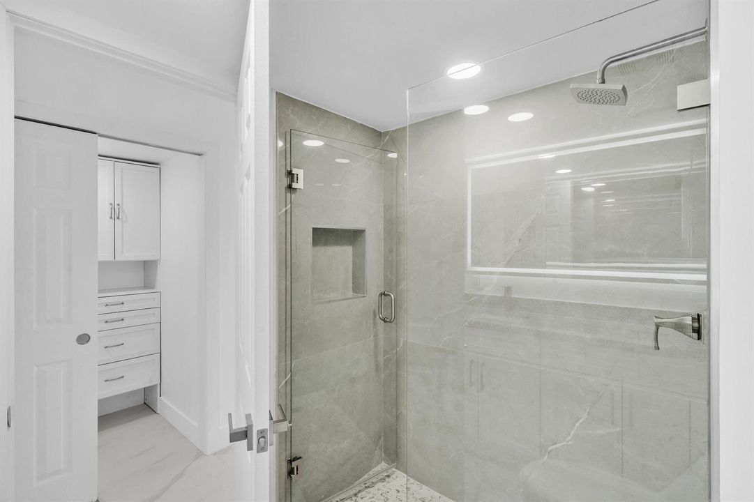 8 Primary Bathroom+Closet (3)