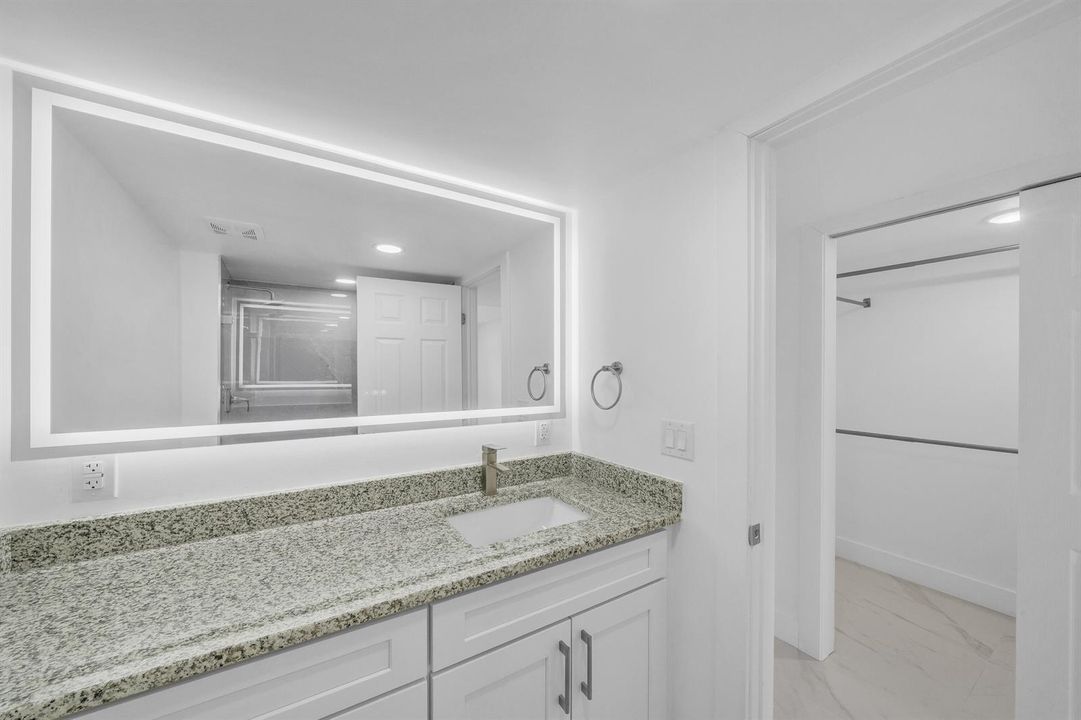 8 Primary Bathroom+Closet (4)