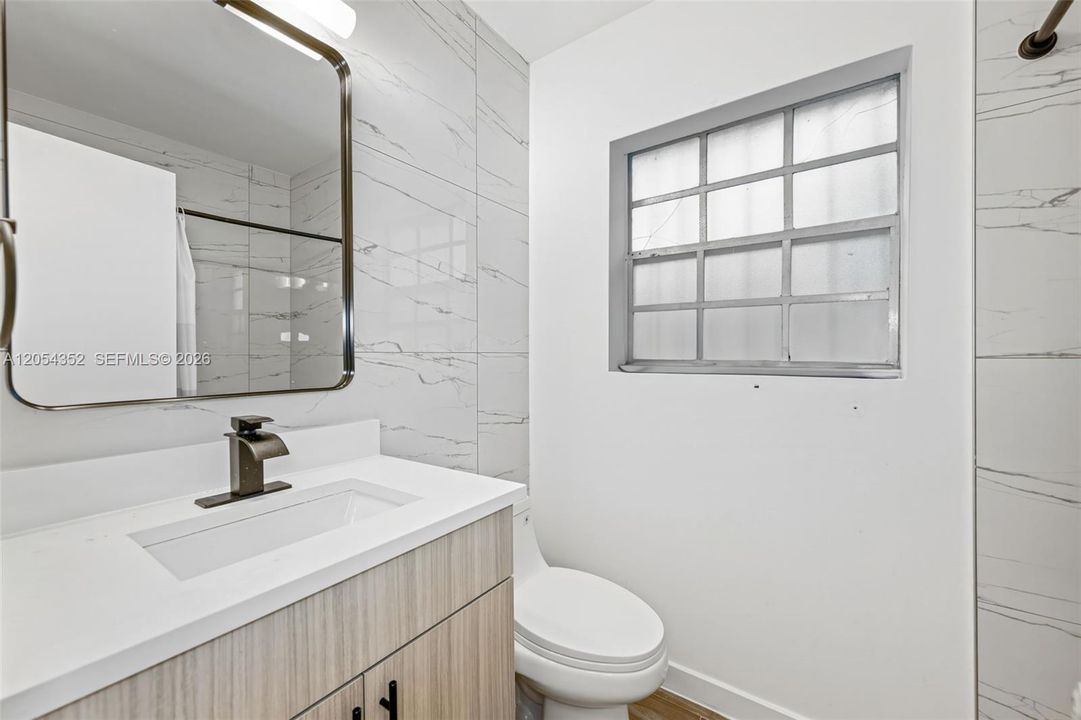 En Venta: $960,000 (5 camas, 4 baños, 2280 Pies cuadrados)