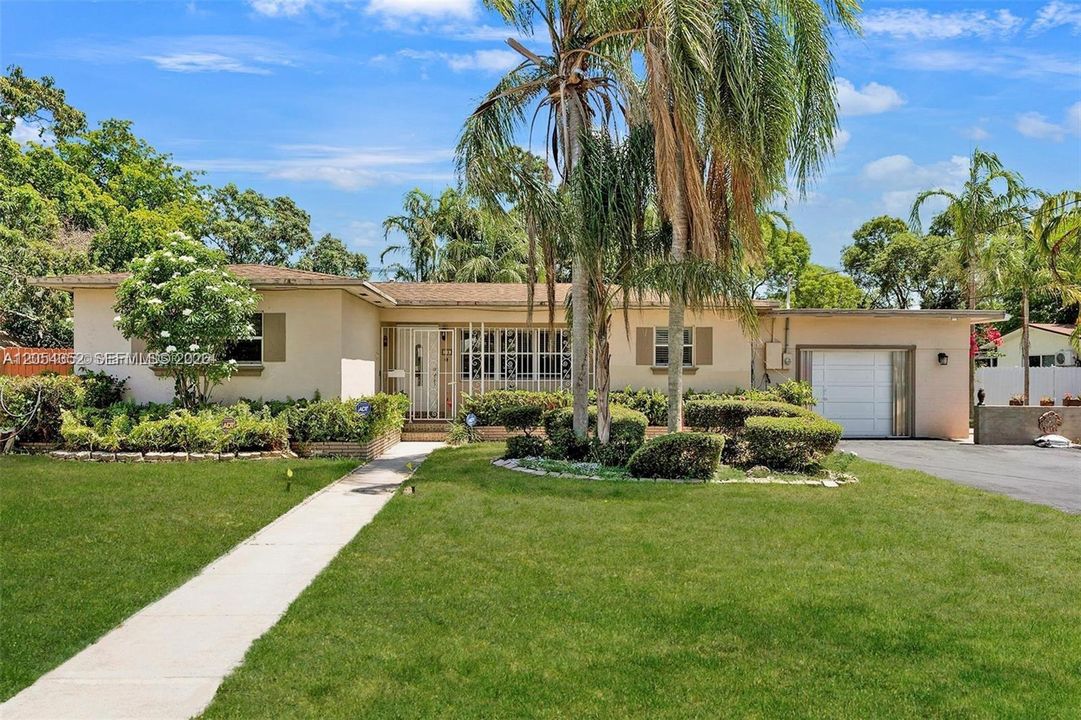 En Venta: $960,000 (5 camas, 4 baños, 2280 Pies cuadrados)