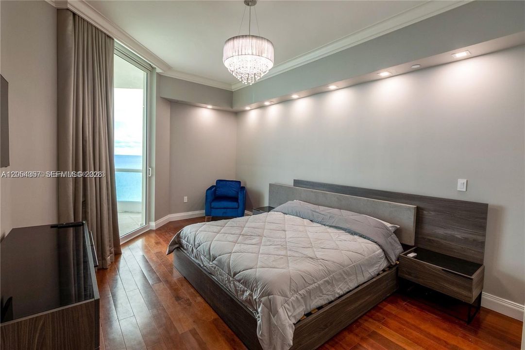 В аренду: $16,000 (2 спален, 2 ванн, 2235 Квадратных фут)