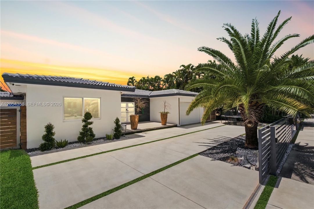 En Venta: $3,150,000 (3 camas, 3 baños, 1901 Pies cuadrados)