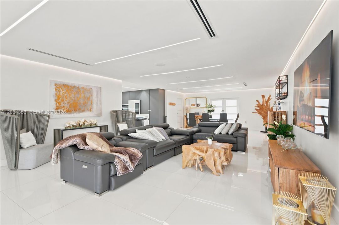 En Venta: $3,150,000 (3 camas, 3 baños, 1901 Pies cuadrados)