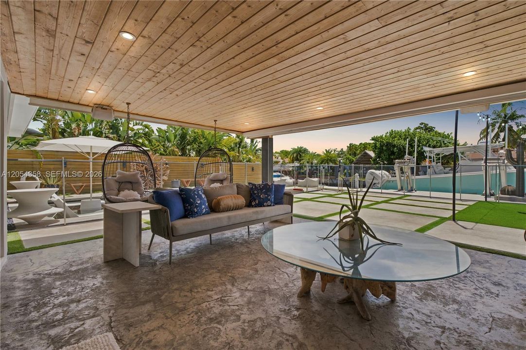 En Venta: $3,150,000 (3 camas, 3 baños, 1901 Pies cuadrados)