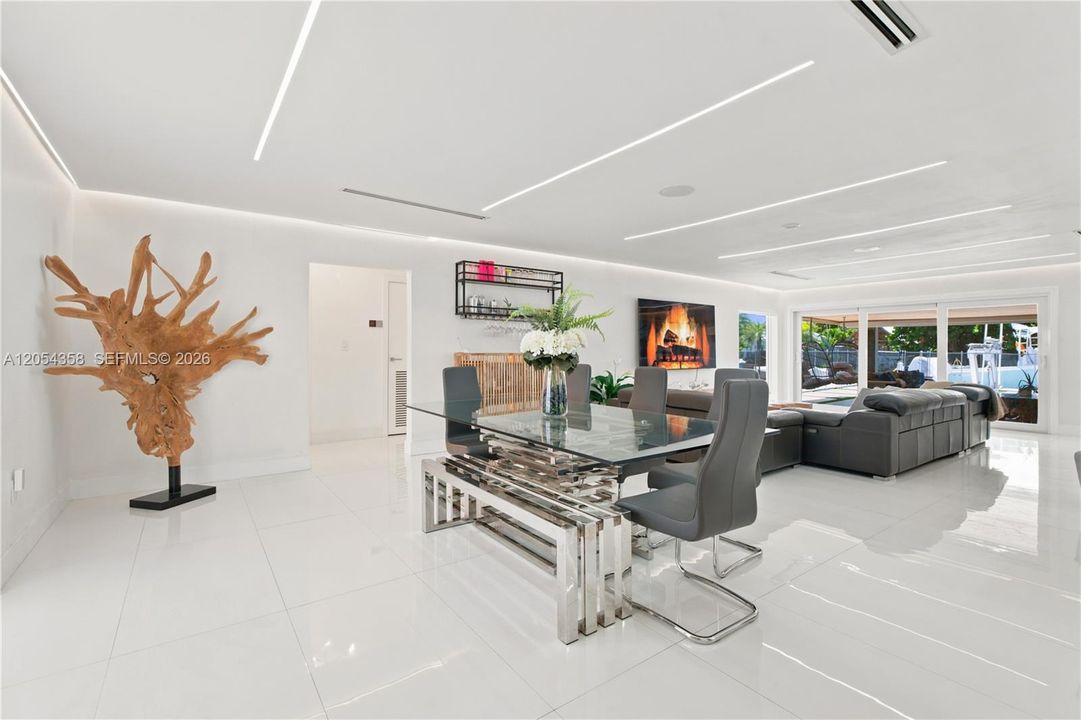 En Venta: $3,150,000 (3 camas, 3 baños, 1901 Pies cuadrados)