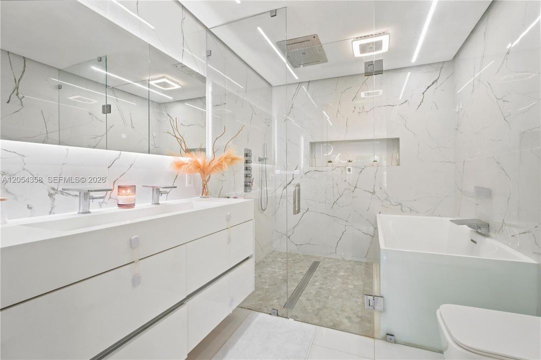 En Venta: $3,150,000 (3 camas, 3 baños, 1901 Pies cuadrados)