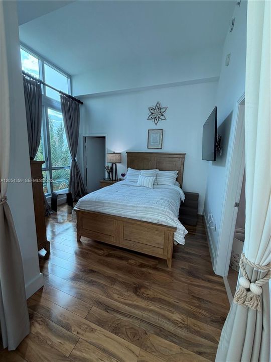 В аренду: $2,650 (1 спален, 1 ванн, 997 Квадратных фут)